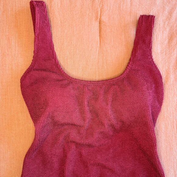 Kona Sol Crinkle Ribbed Scoop Tie Back Swimsuit in Burgundy Red Size Medium NWT - Picture 3 of 12